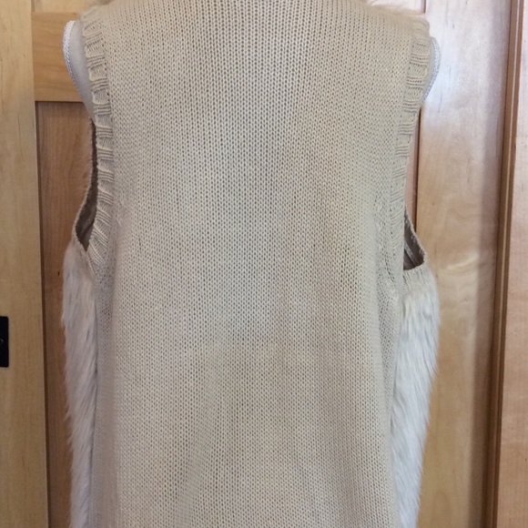 NWOT Fur Vest - Picture 2 of 3